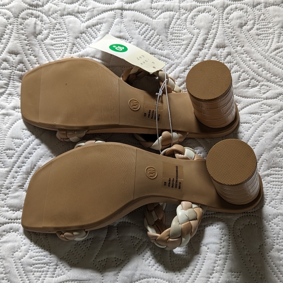 Heeled braided strap sandal 10 wide - Picture 5 of 5